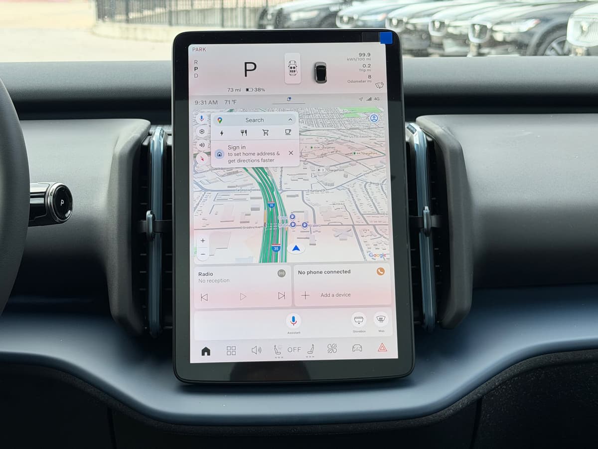 2026 Volvo EX30 - Image 12