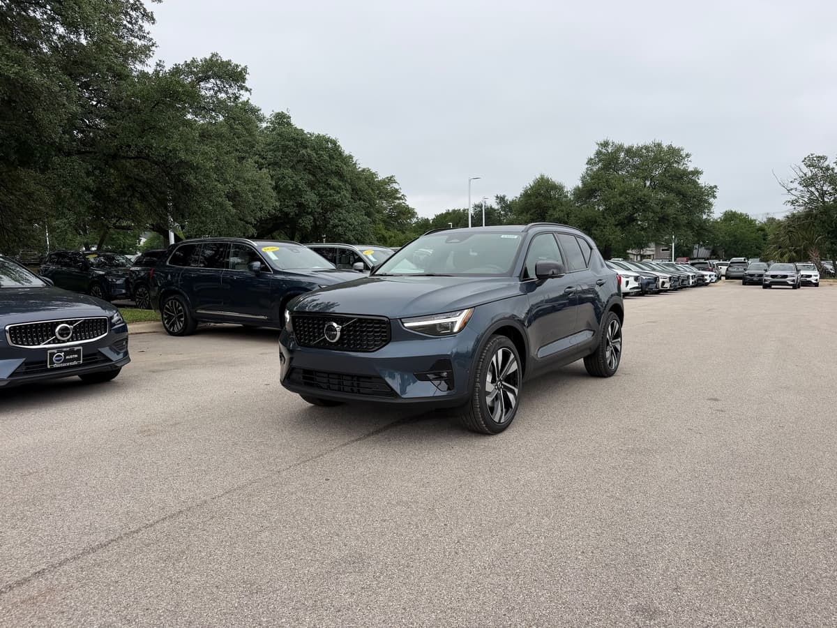 2026 Volvo XC40