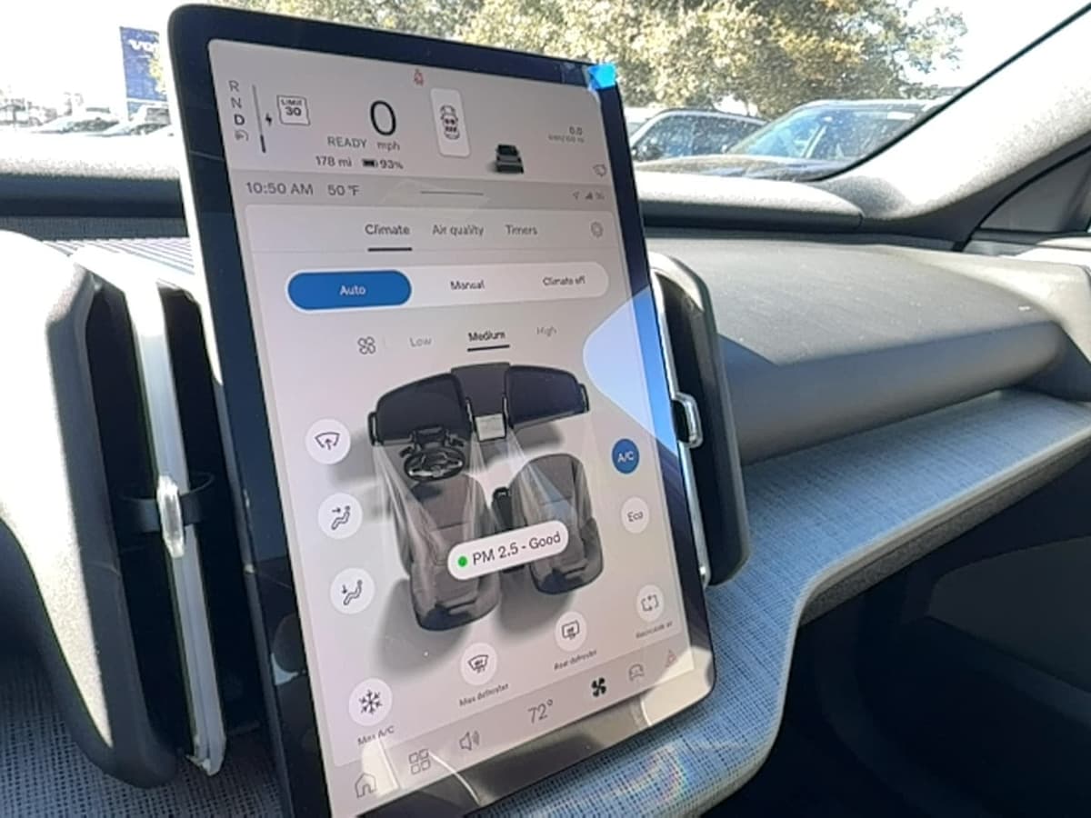 2026 Volvo EX30 - Image 21