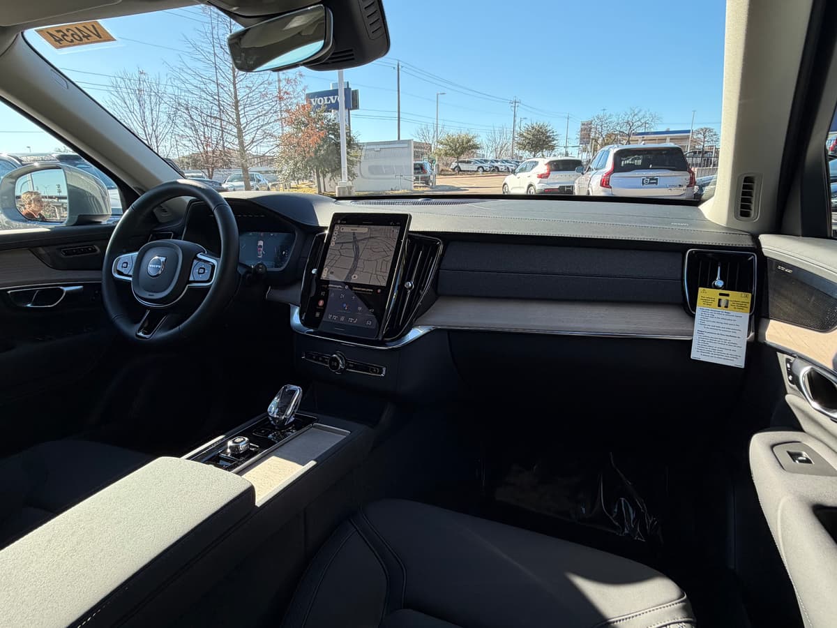 2026 Volvo XC90 - Image 11