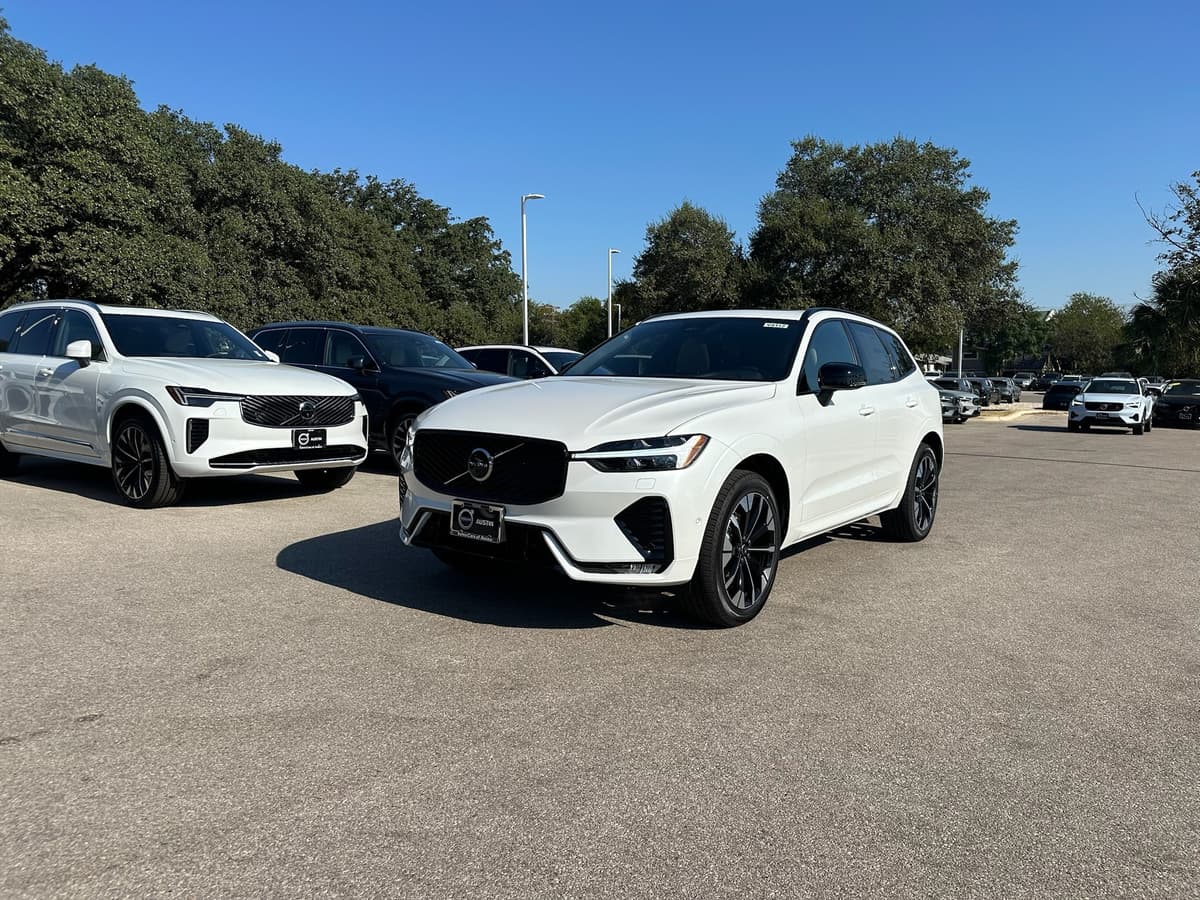 2026 Volvo XC60 - Image 2