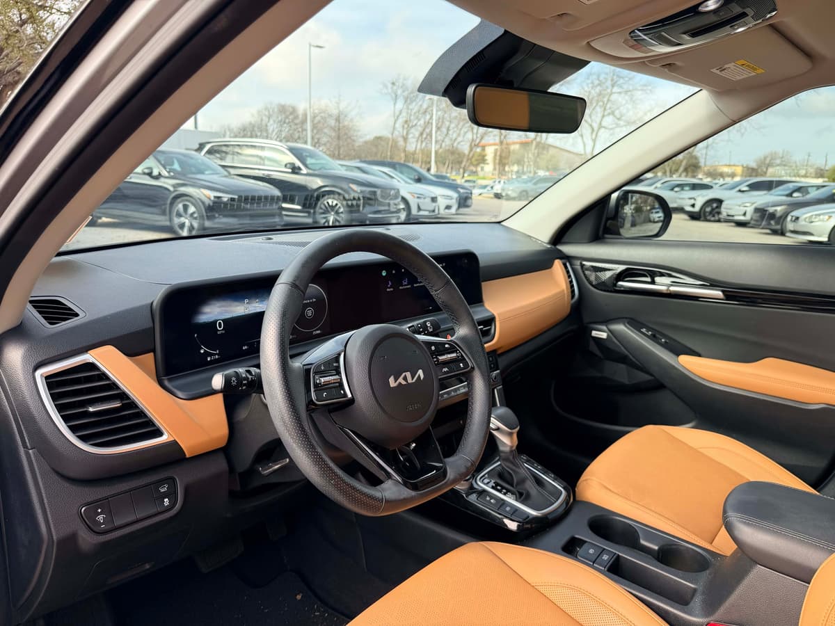 2024 Kia Seltos - Image 11