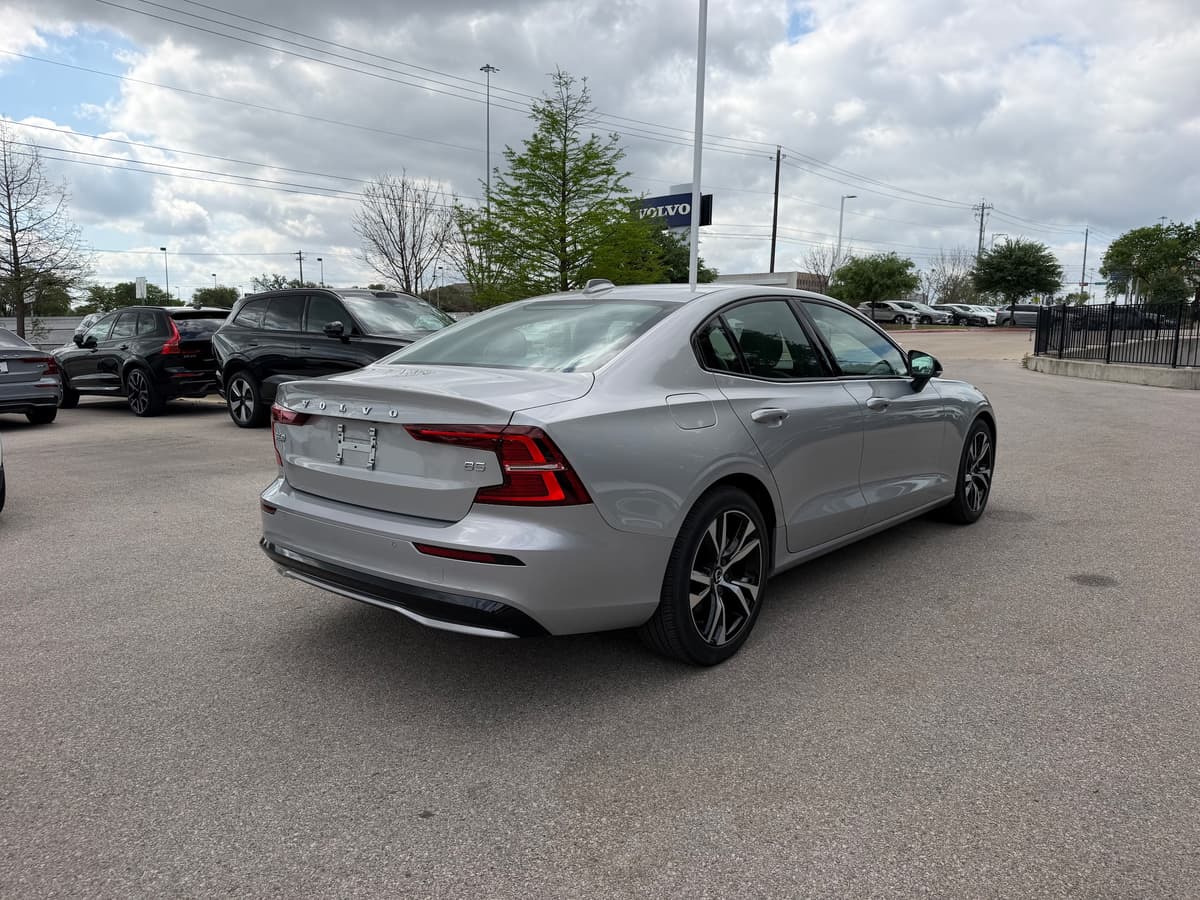2025 Volvo S60 - Image 6