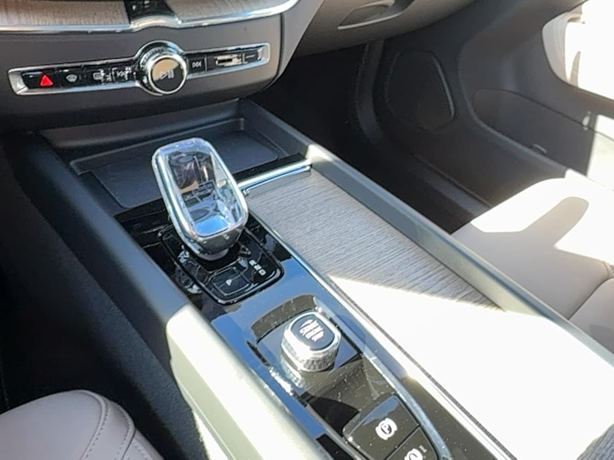 2026 Volvo XC60 - Image 19