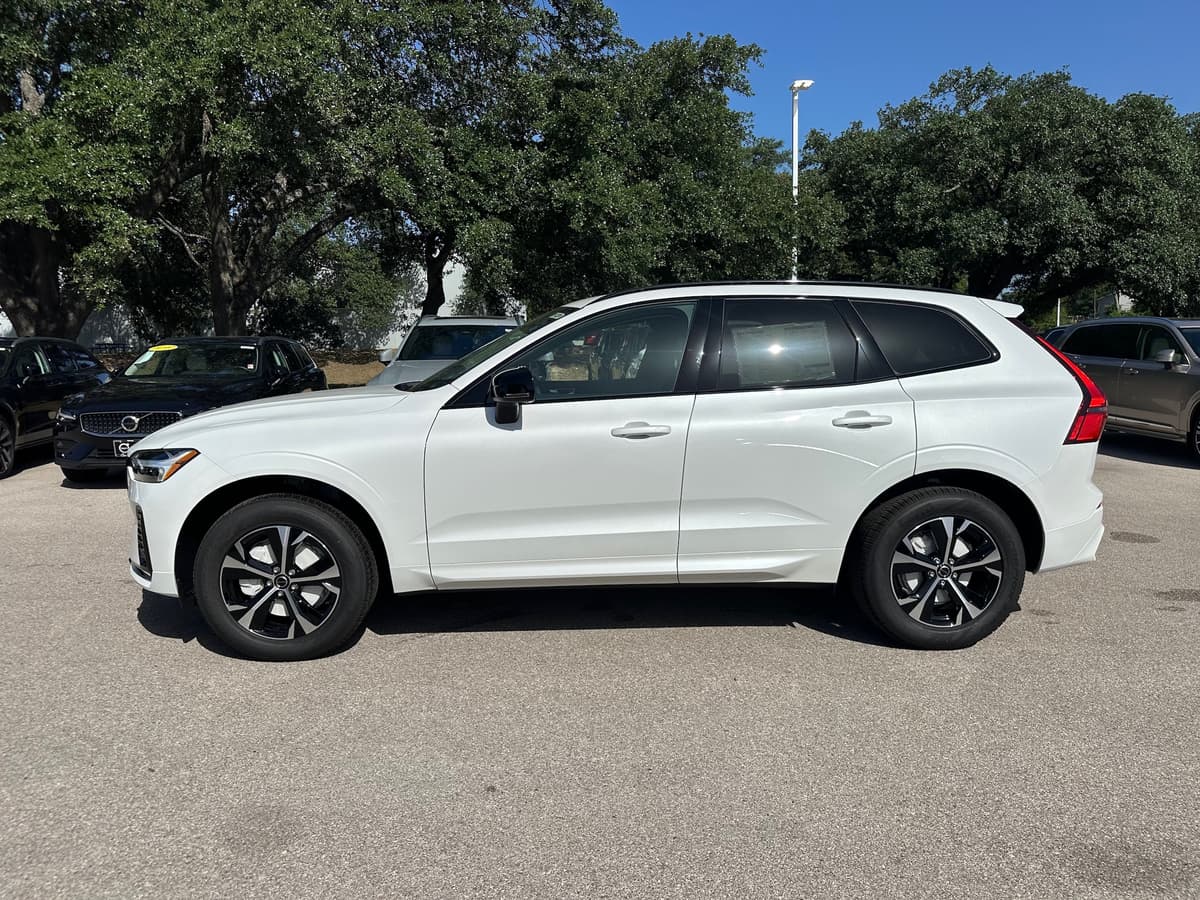 2026 Volvo XC60 - Image 3