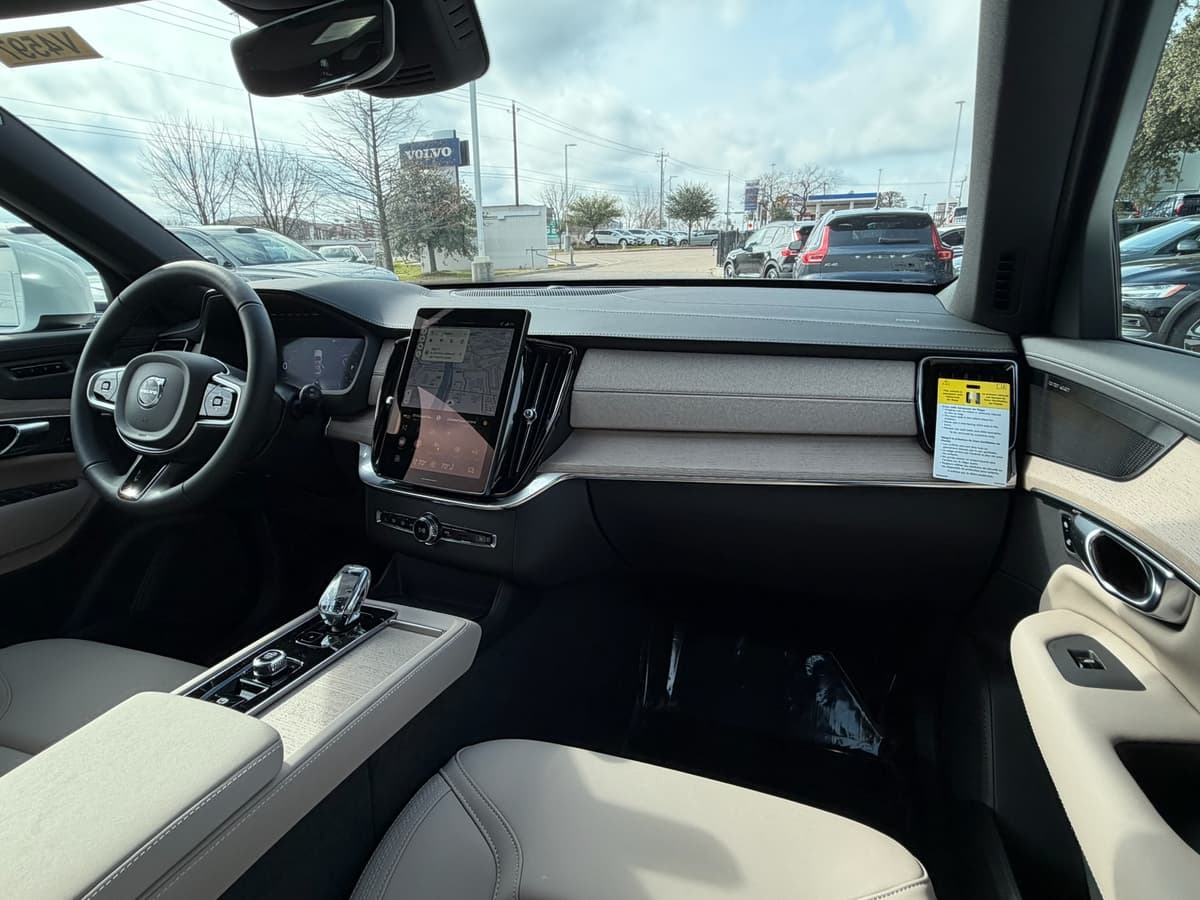 2026 Volvo XC90 - Image 11
