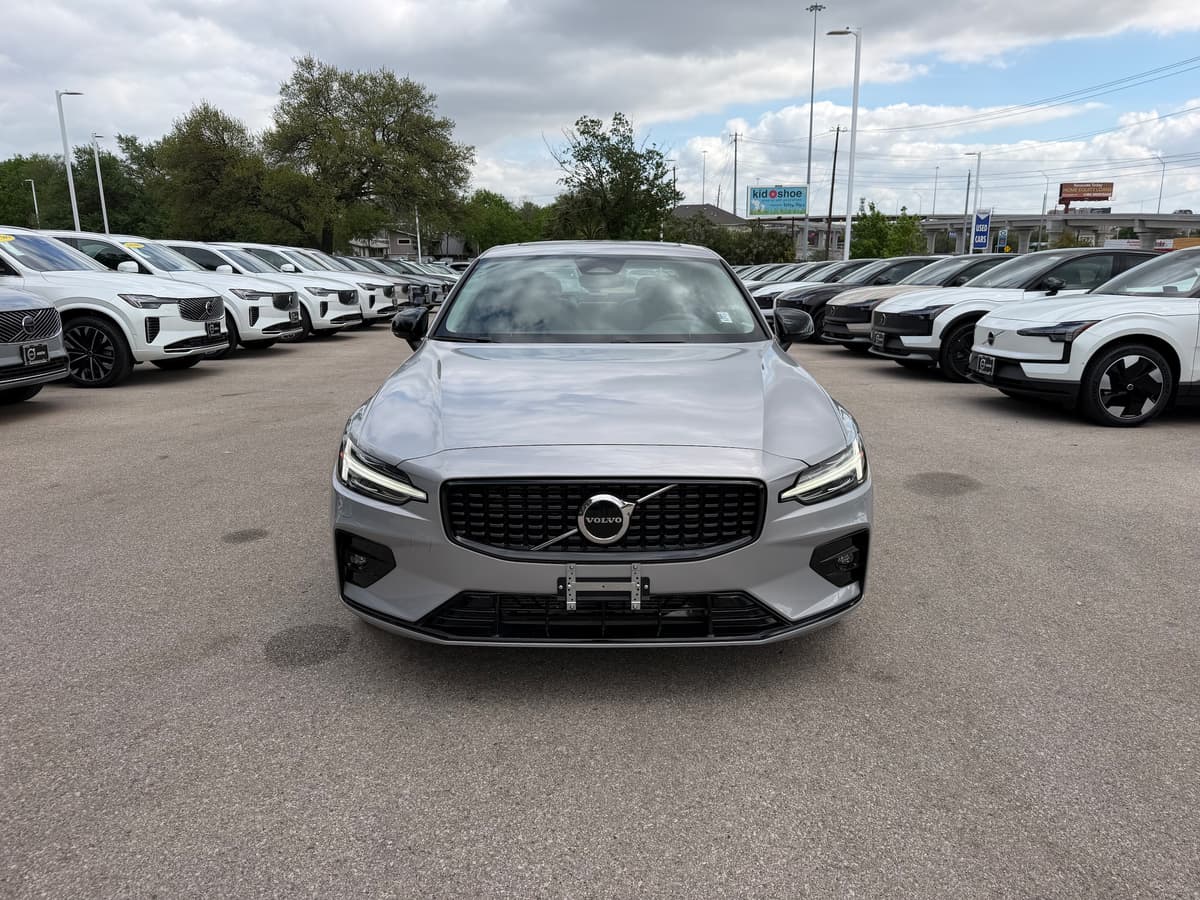 2025 Volvo S60 - Image 8