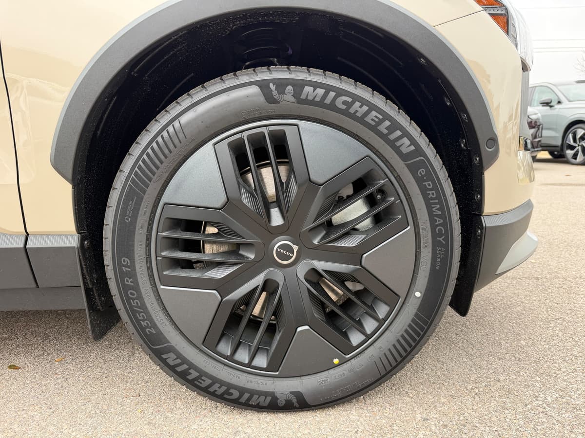 2026 Volvo EX30 Cross Country - Image 7