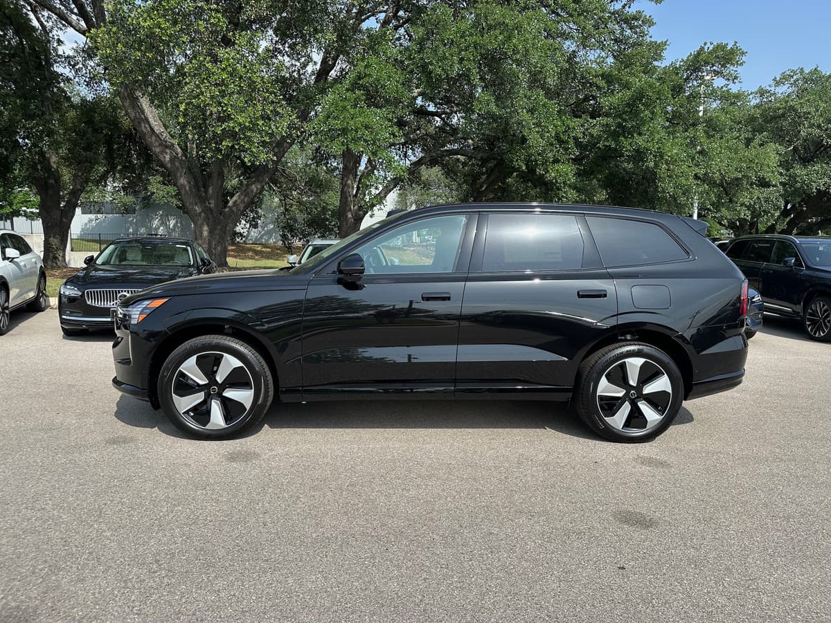 2025 Volvo EX90 - Image 3