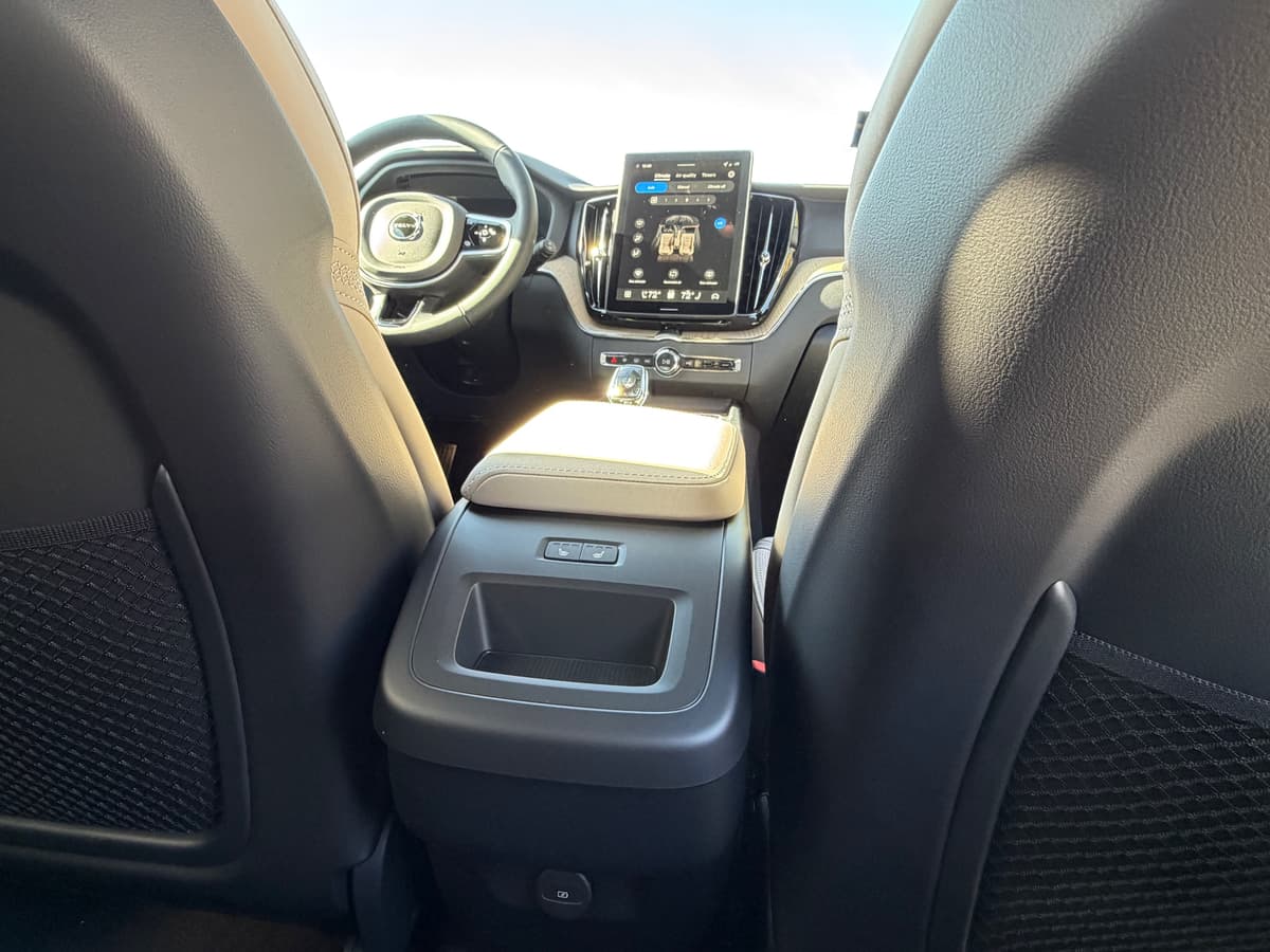 2026 Volvo XC60 - Image 9