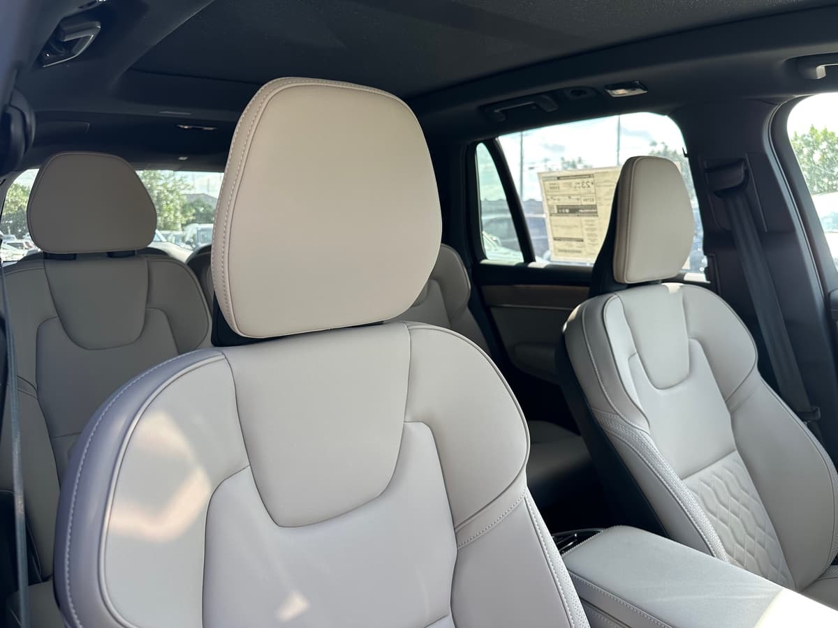 2026 Volvo XC90 - Image 7