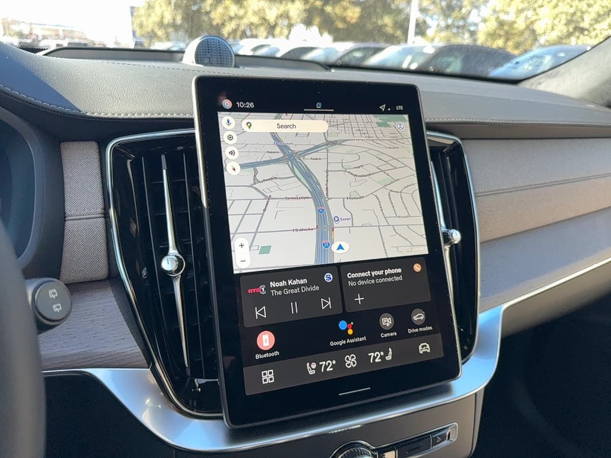 2026 Volvo XC90 plug-in hybrid - Image 22