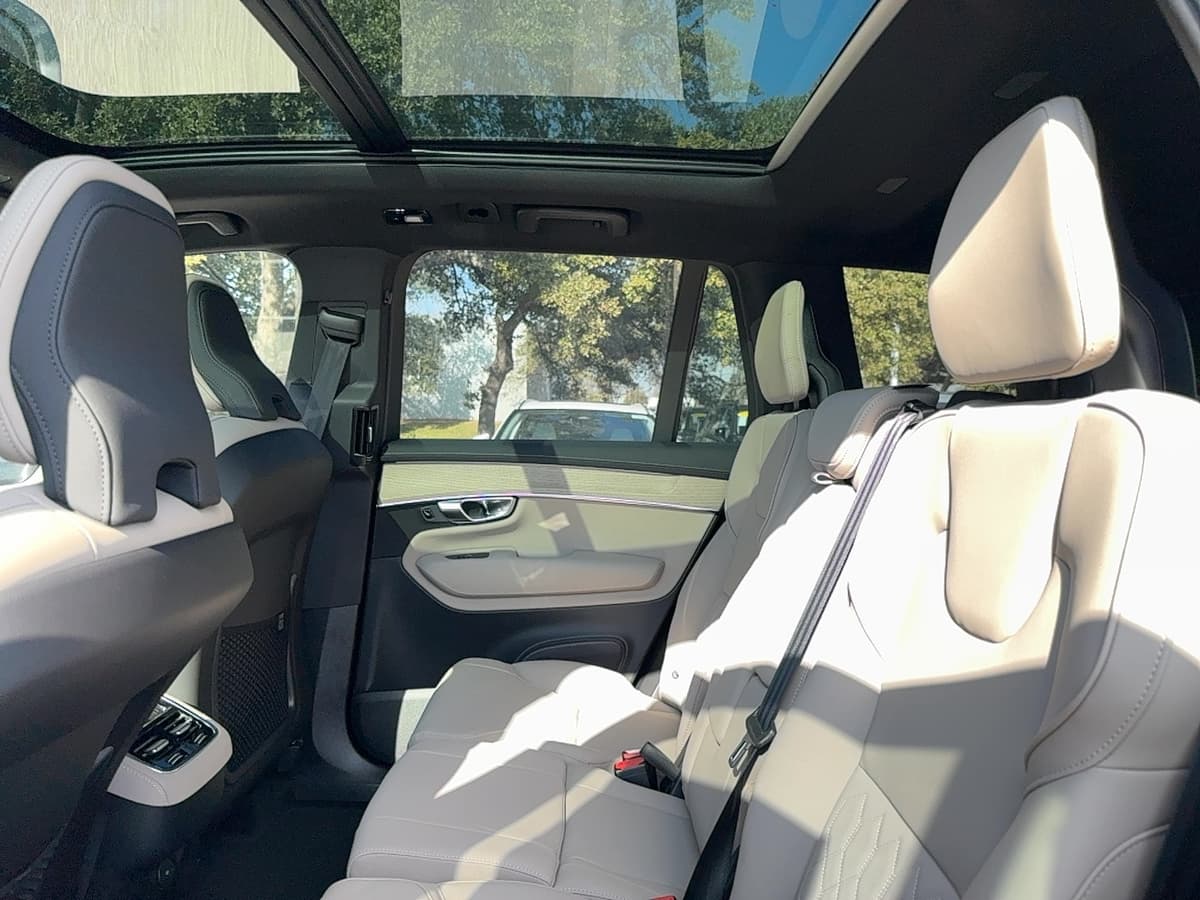 2026 Volvo XC90 - Image 15