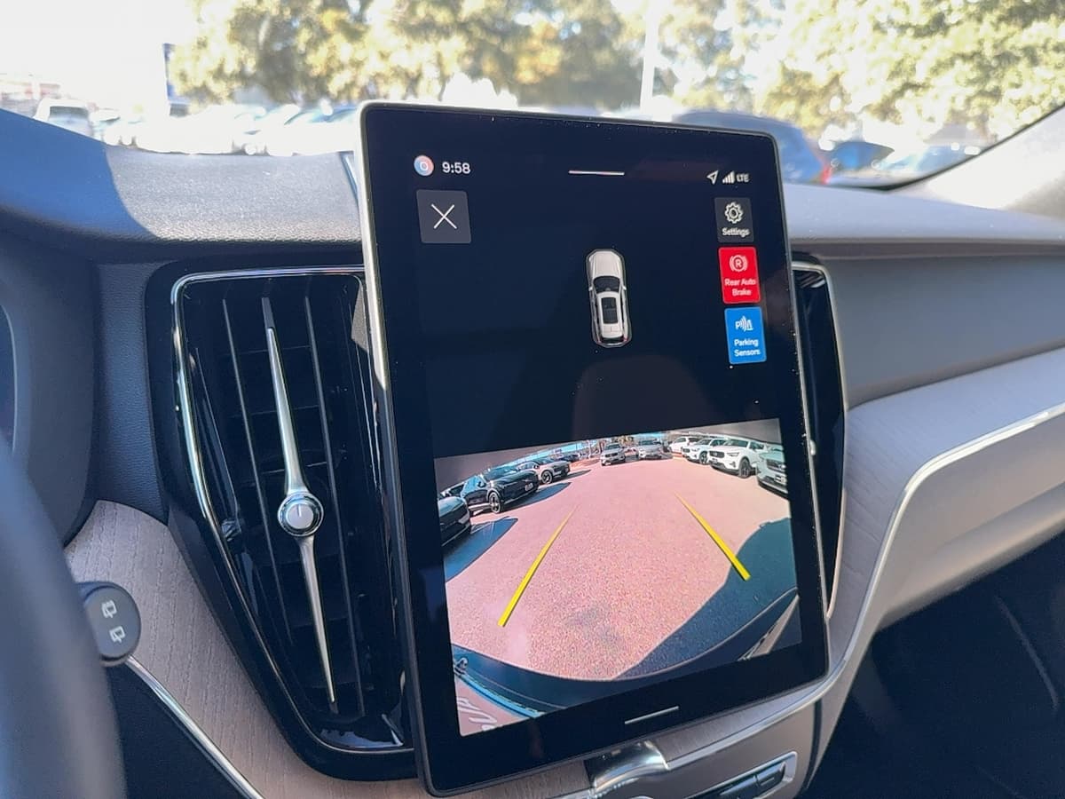 2026 Volvo XC60 - Image 23