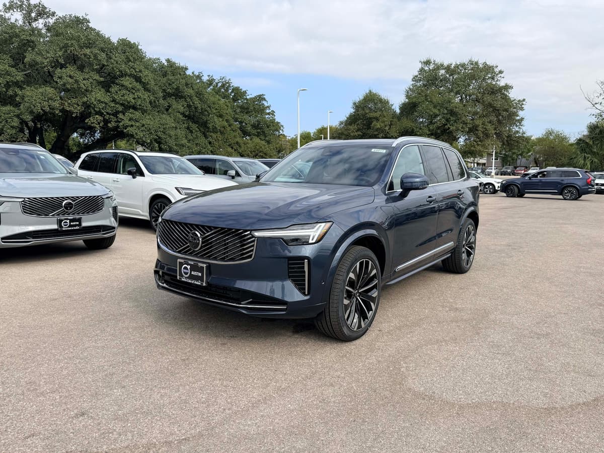 2026 Volvo XC90 - Image 2