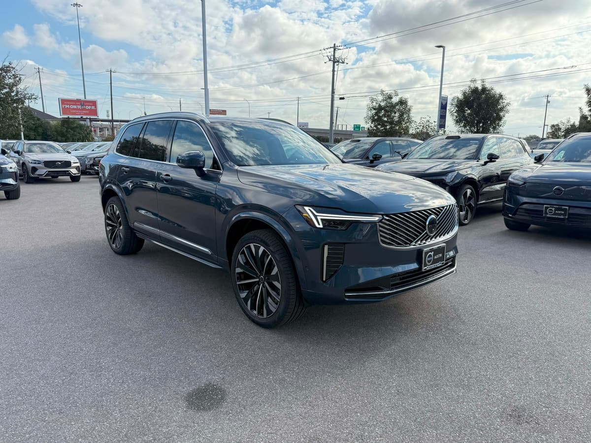 2026 Volvo XC90 - Image 8