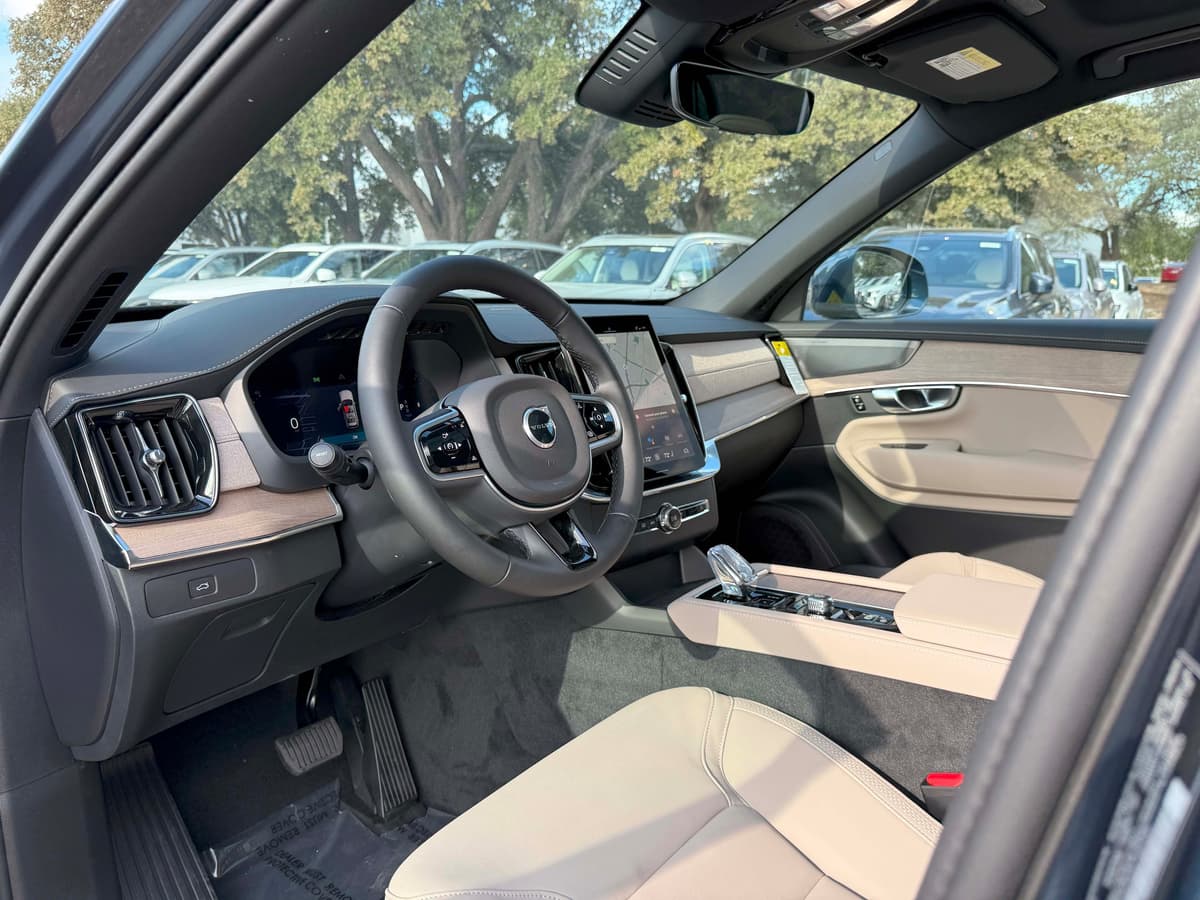 2026 Volvo XC90 - Image 12