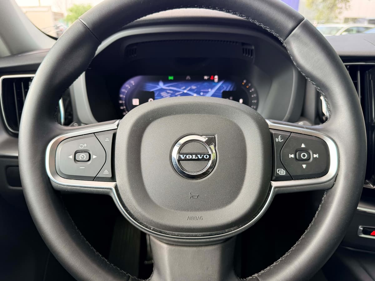 2025 Volvo XC60 - Image 19