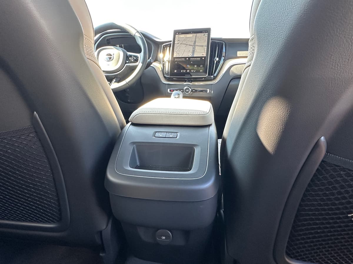 2026 Volvo XC60 - Image 11