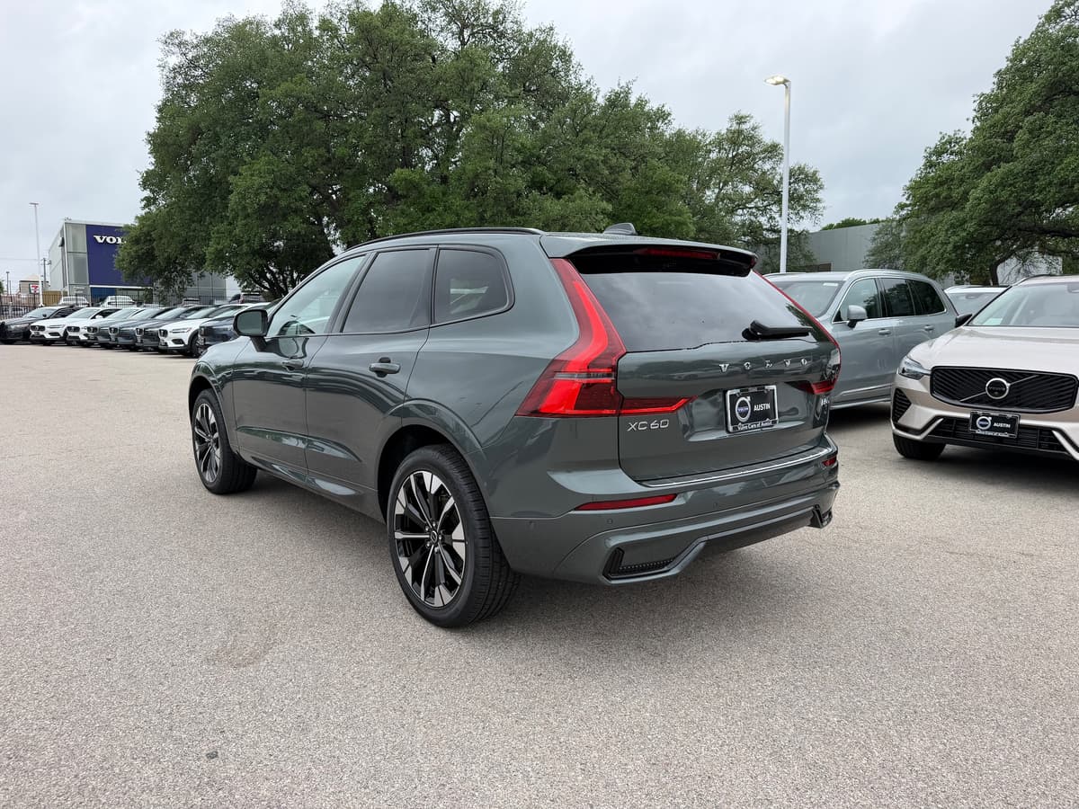 2026 Volvo XC60 - Image 4