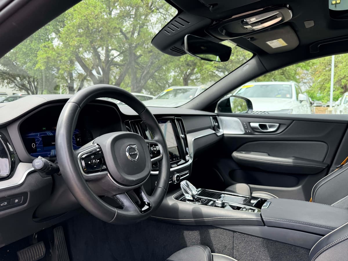 2024 Volvo V60 plug-in hybrid - Image 10