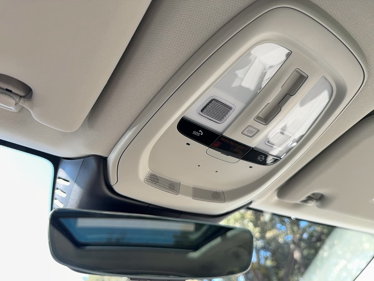 2026 Volvo XC60 - Image 25