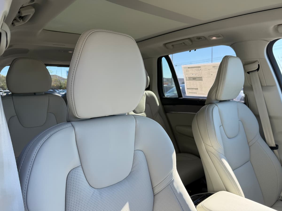 2026 Volvo XC90 - Image 9