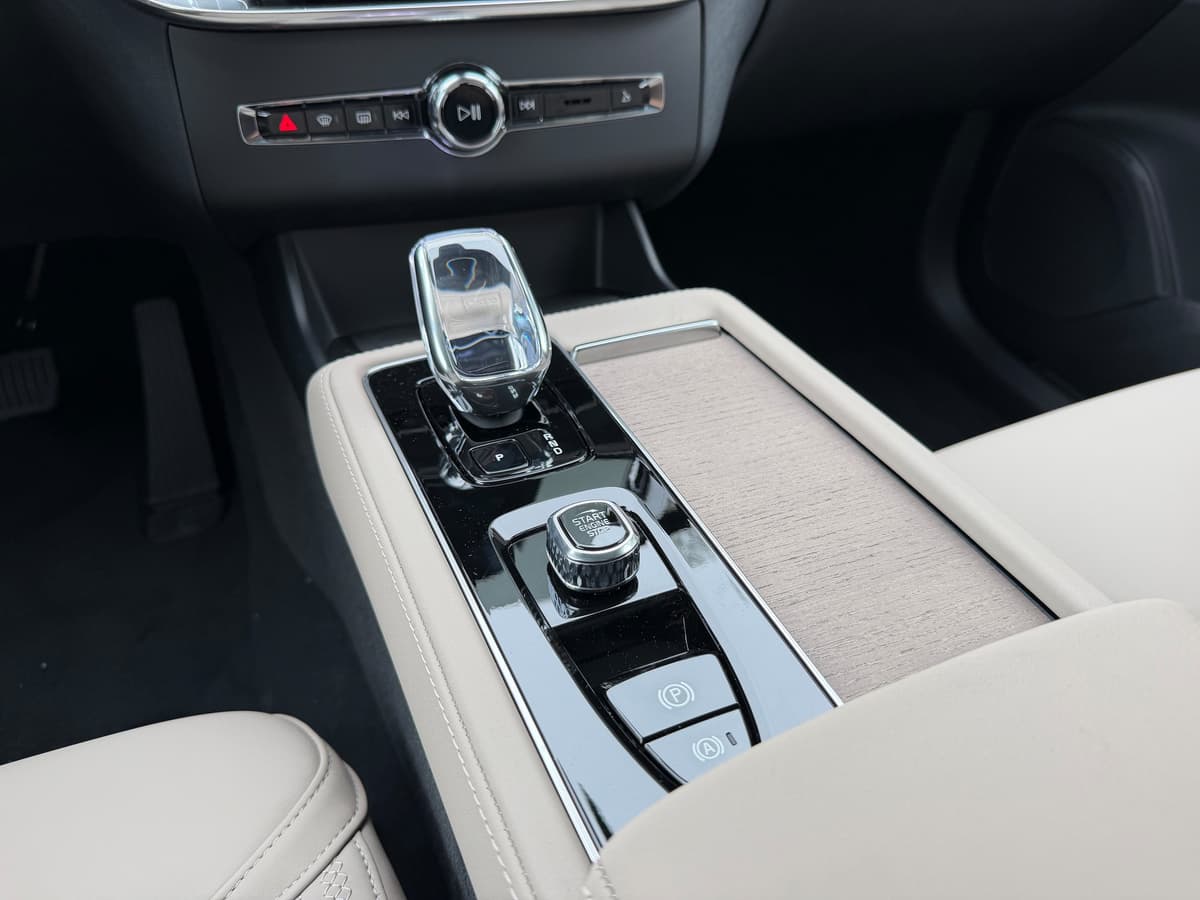 2026 Volvo XC90 - Image 14