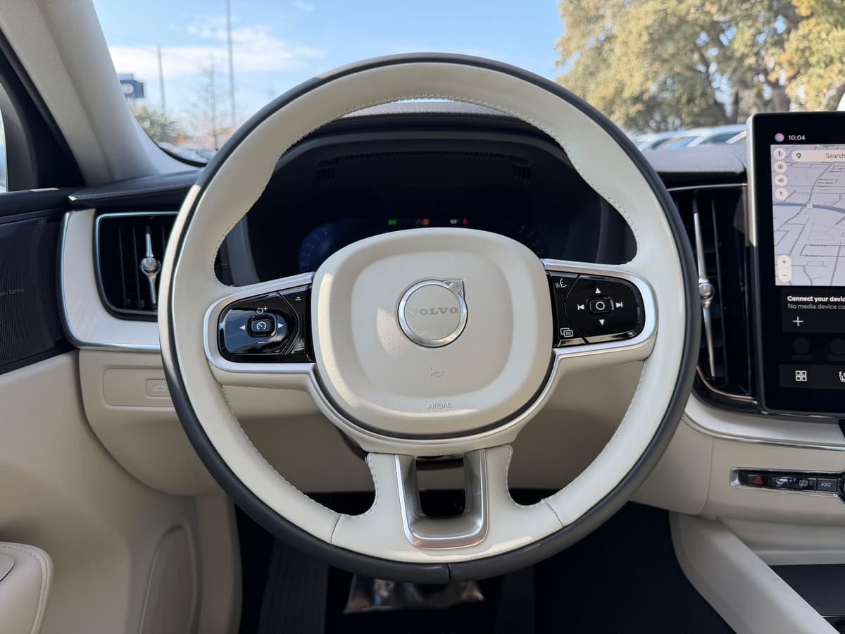 2026 Volvo XC60 - Image 14