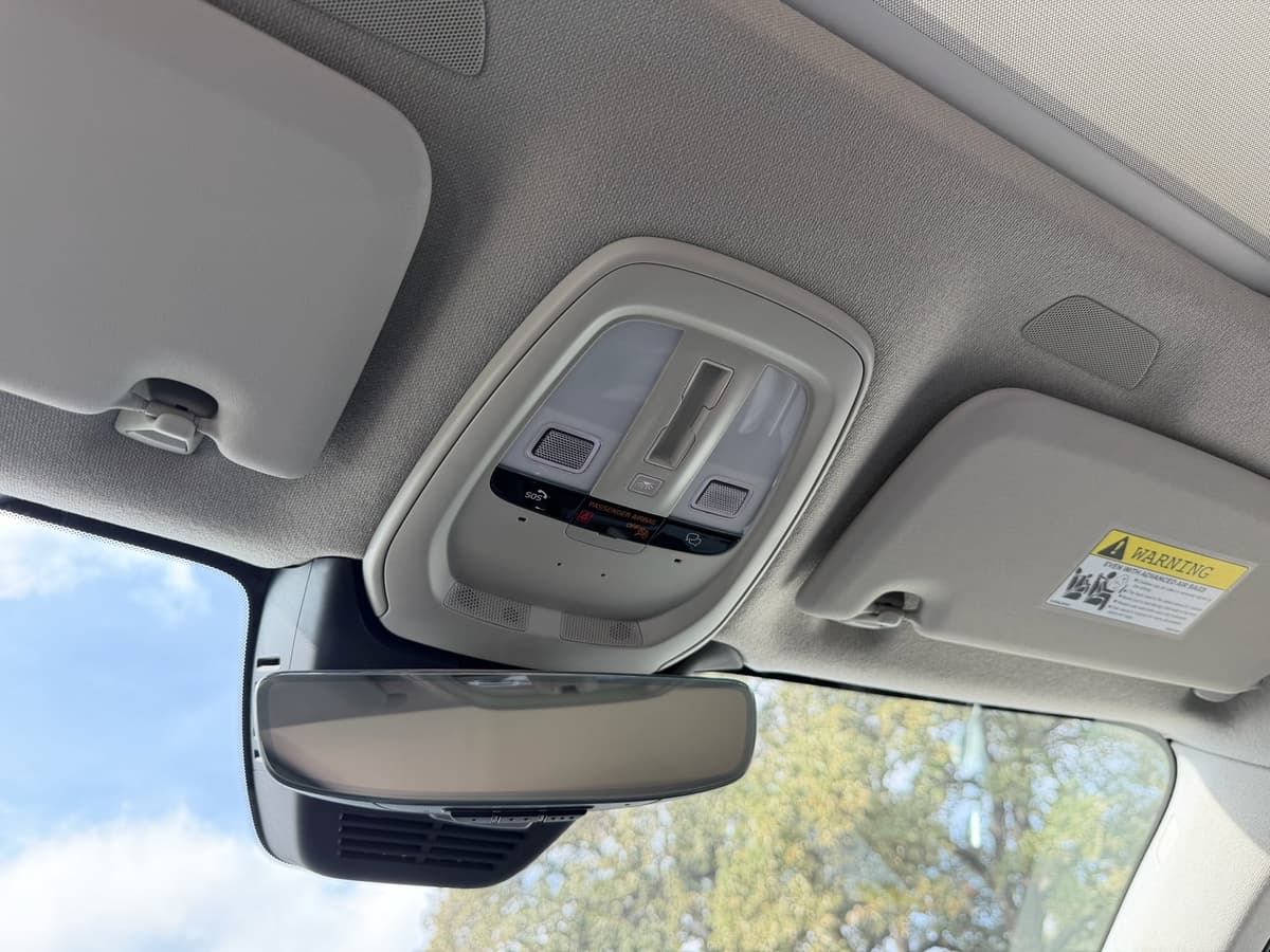 2026 Volvo XC40 - Image 16