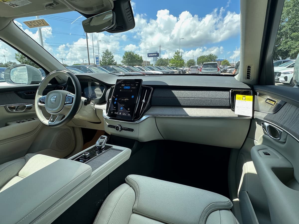 2026 Volvo XC90 - Image 11