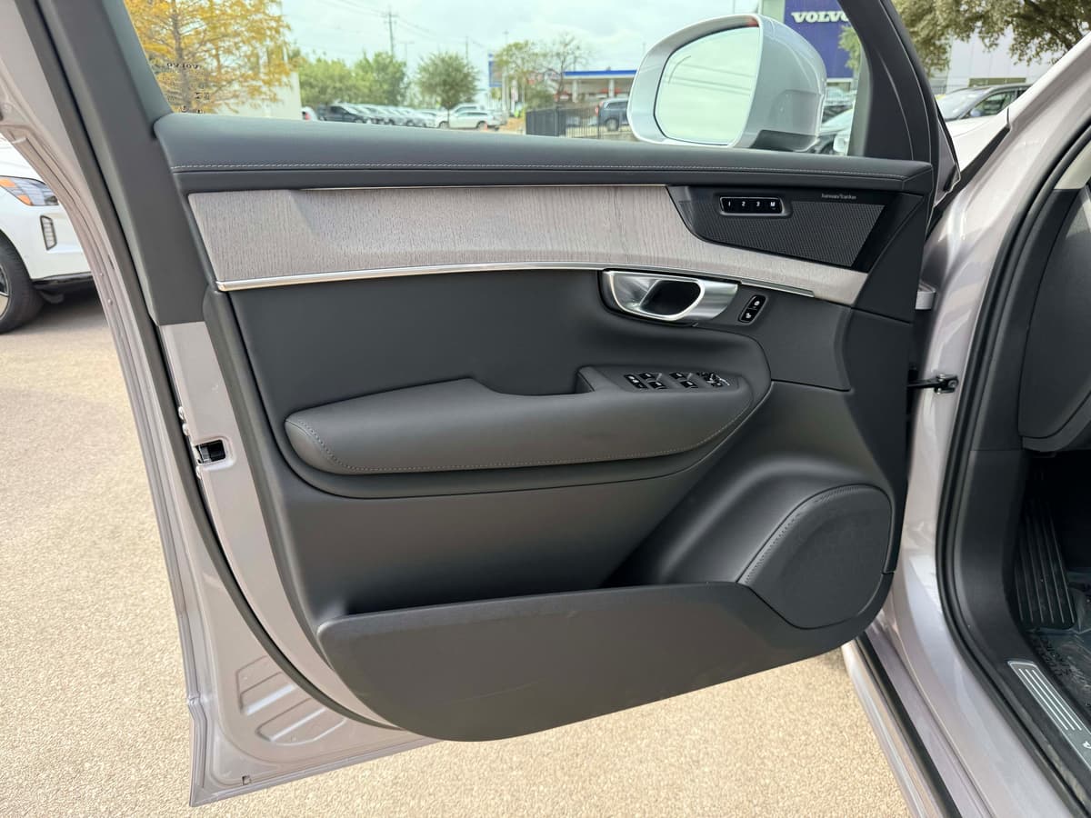 2026 Volvo XC90 - Image 10