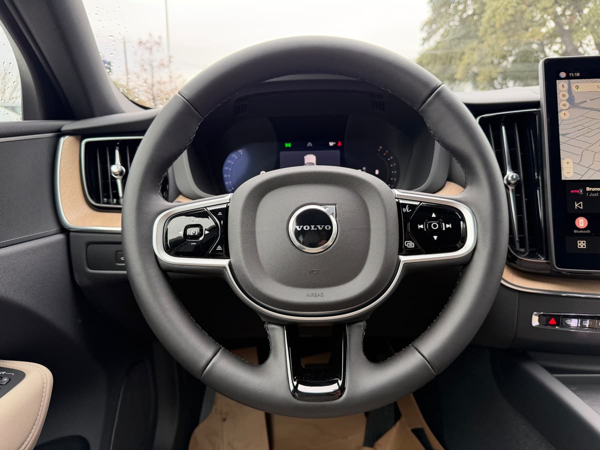 2026 Volvo XC60 - Image 14