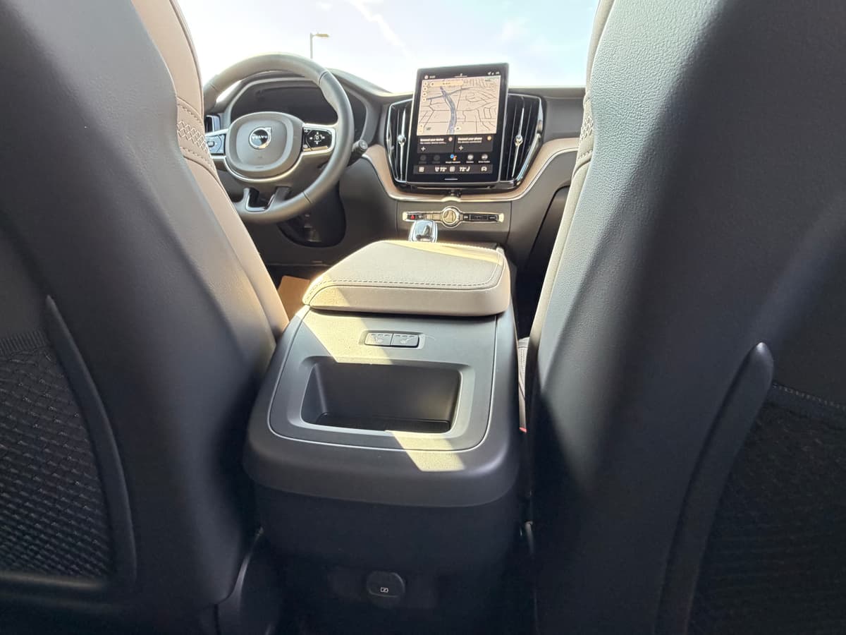 2026 Volvo XC60 - Image 9