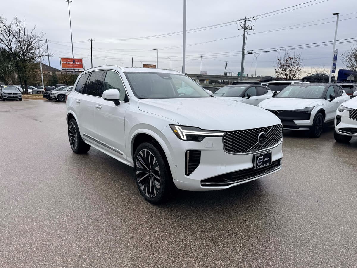 2026 Volvo XC90 plug-in hybrid - Image 7