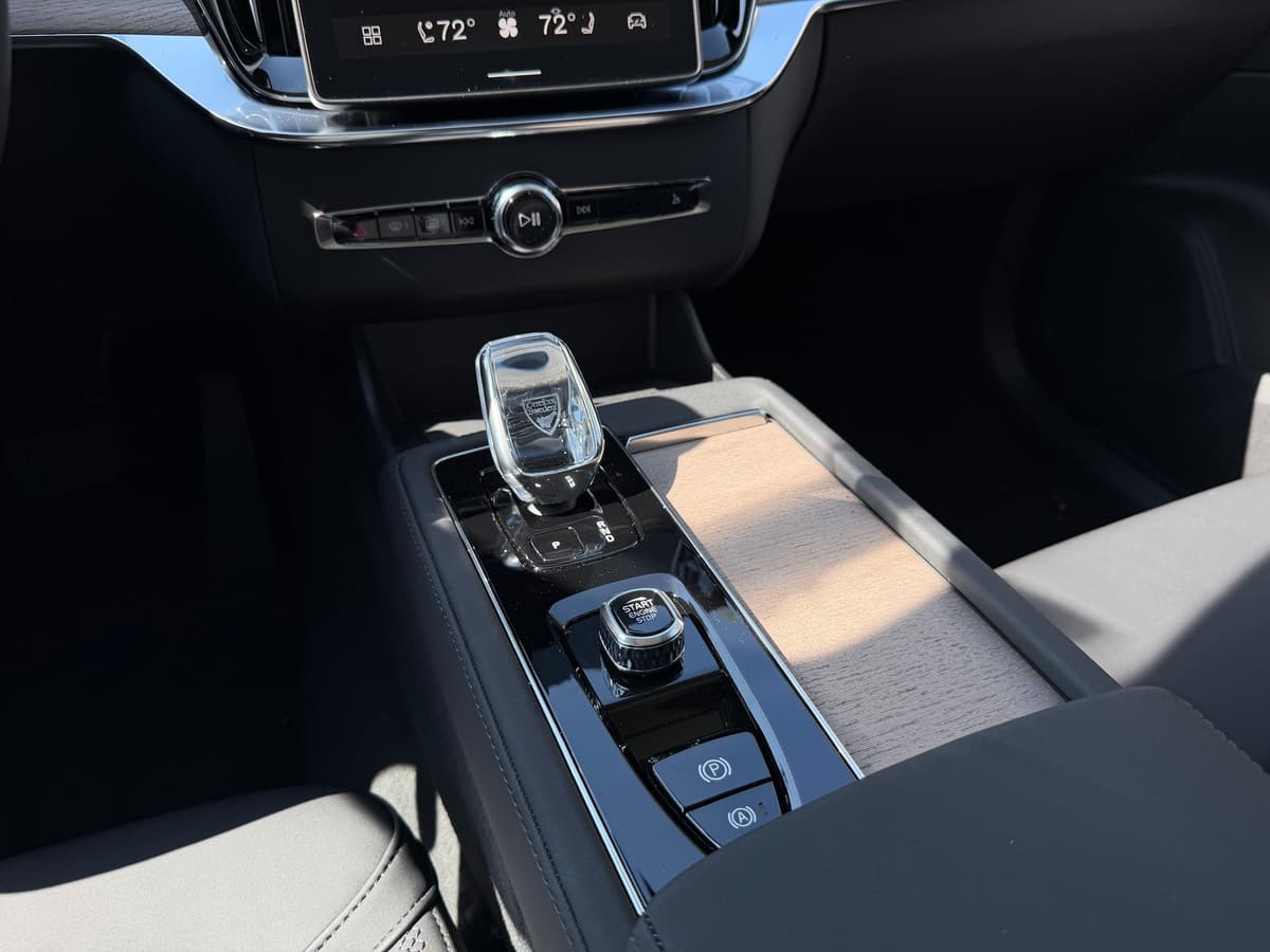 2026 Volvo XC90 - Image 13