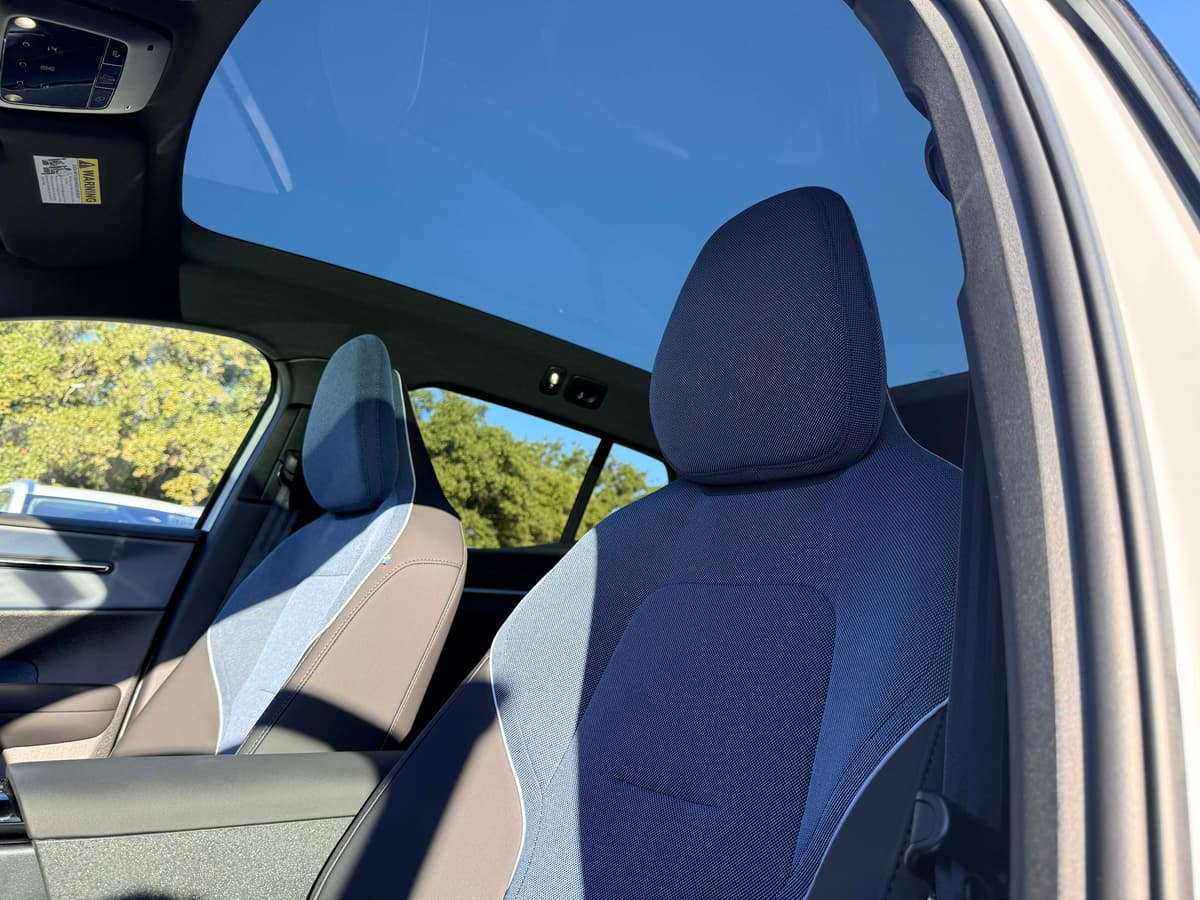 2026 Volvo EX30 Cross Country - Image 14