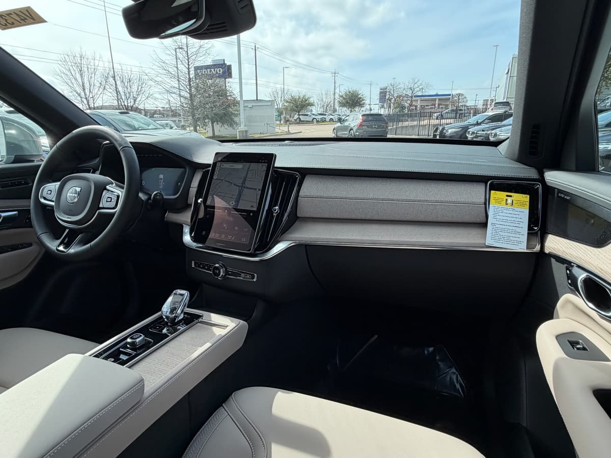 2026 Volvo XC90 - Image 11