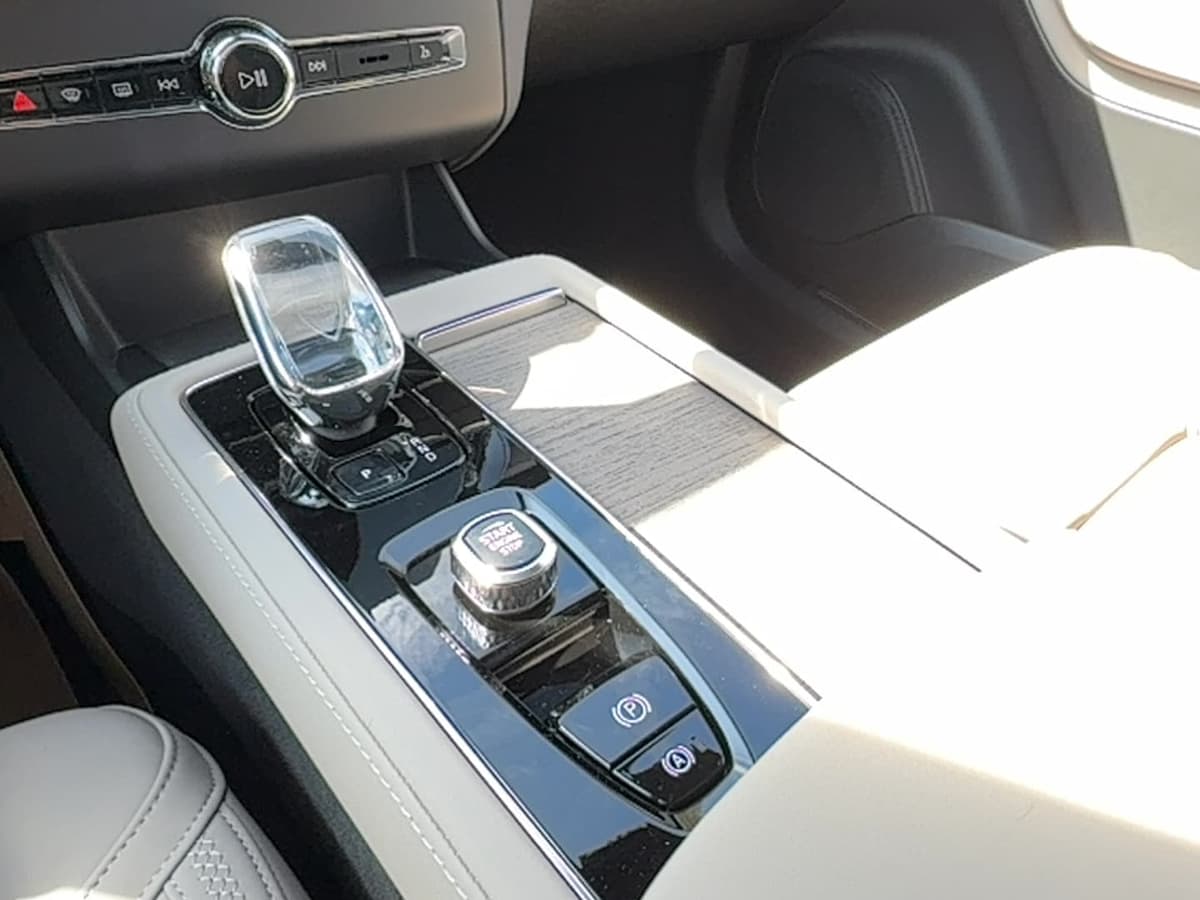 2026 Volvo XC90 - Image 23