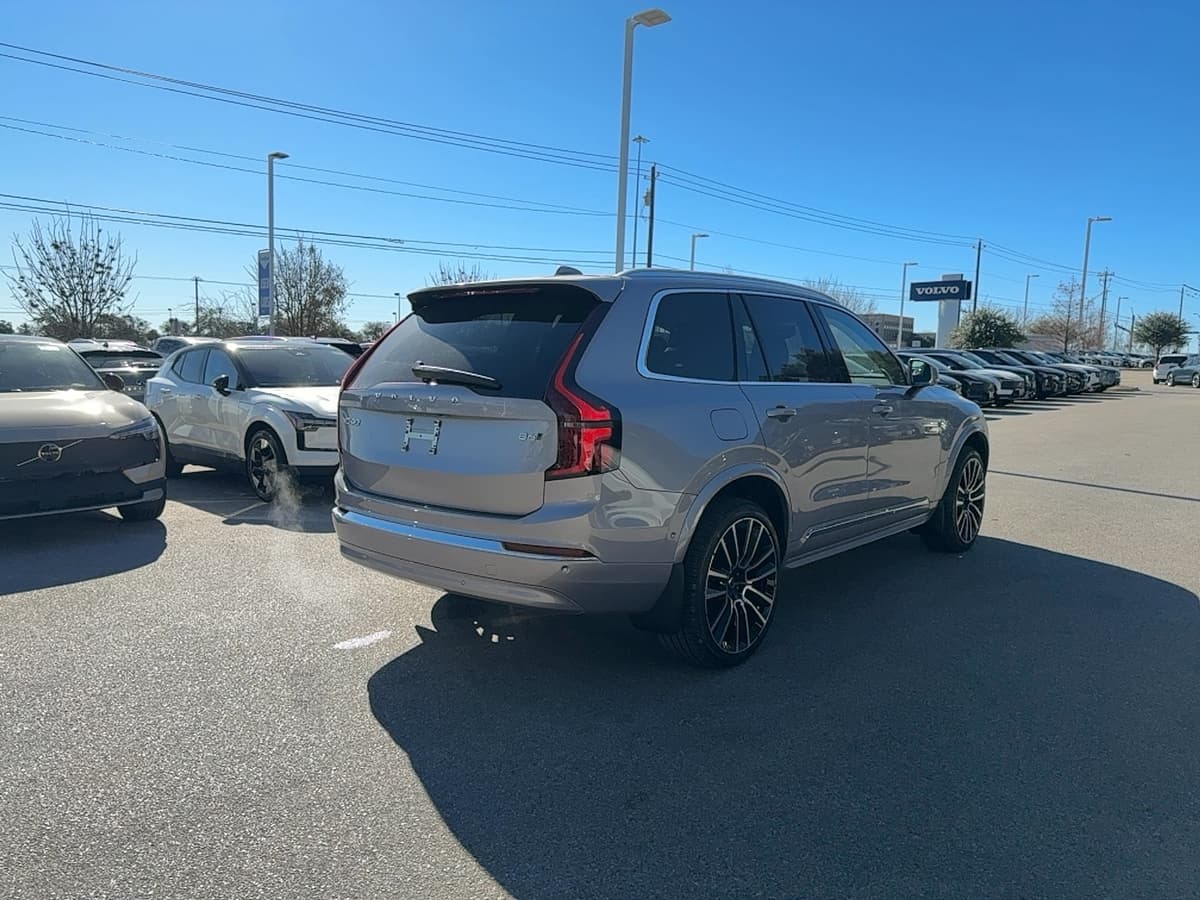 2026 Volvo XC90 - Image 6