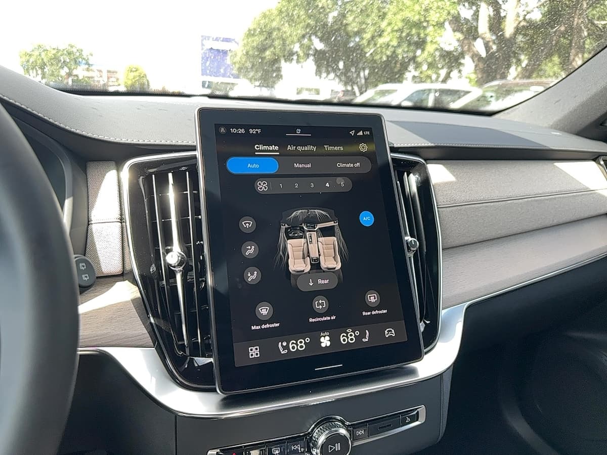 2026 Volvo XC90 - Image 22