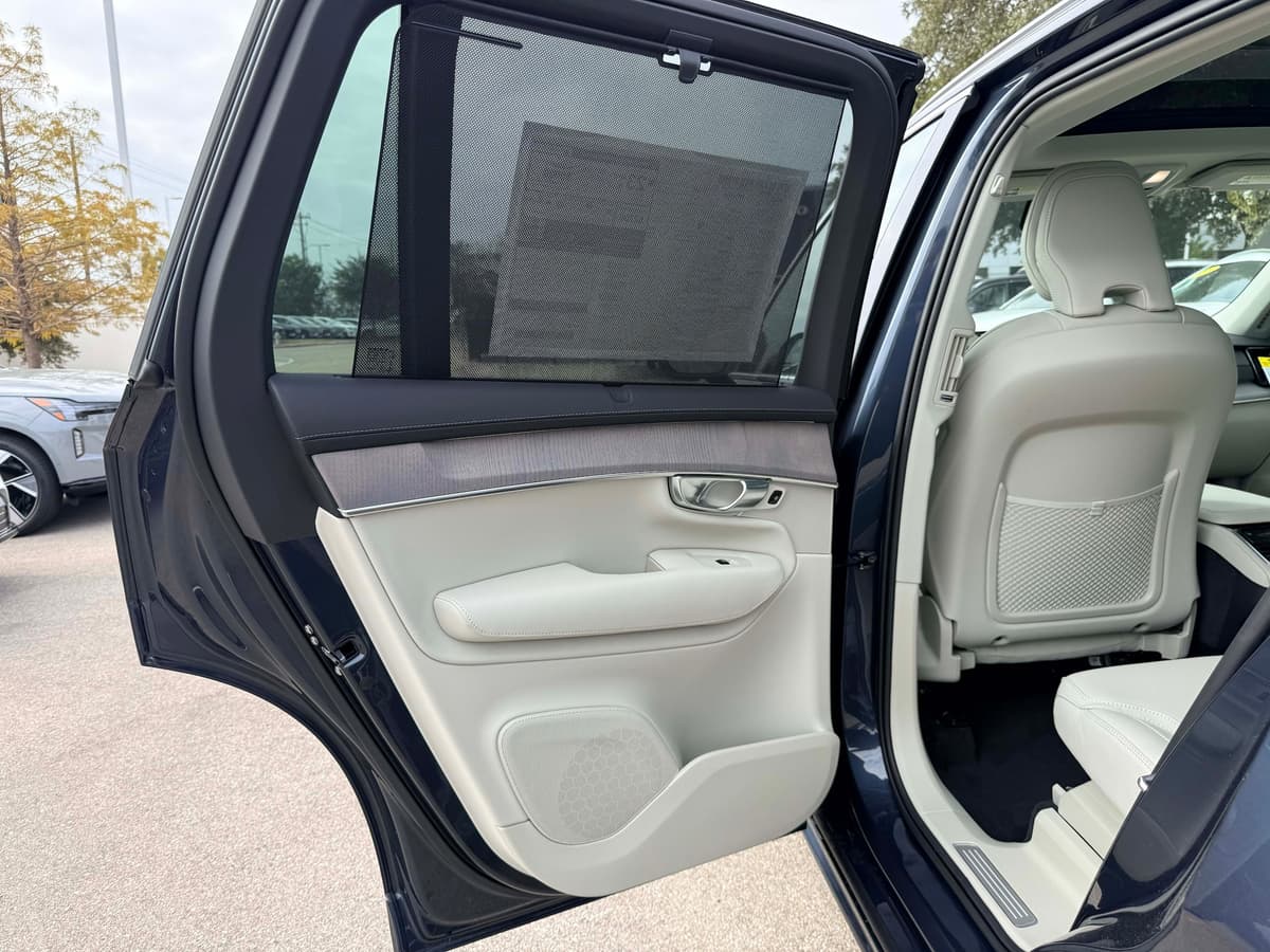 2026 Volvo XC90 - Image 15
