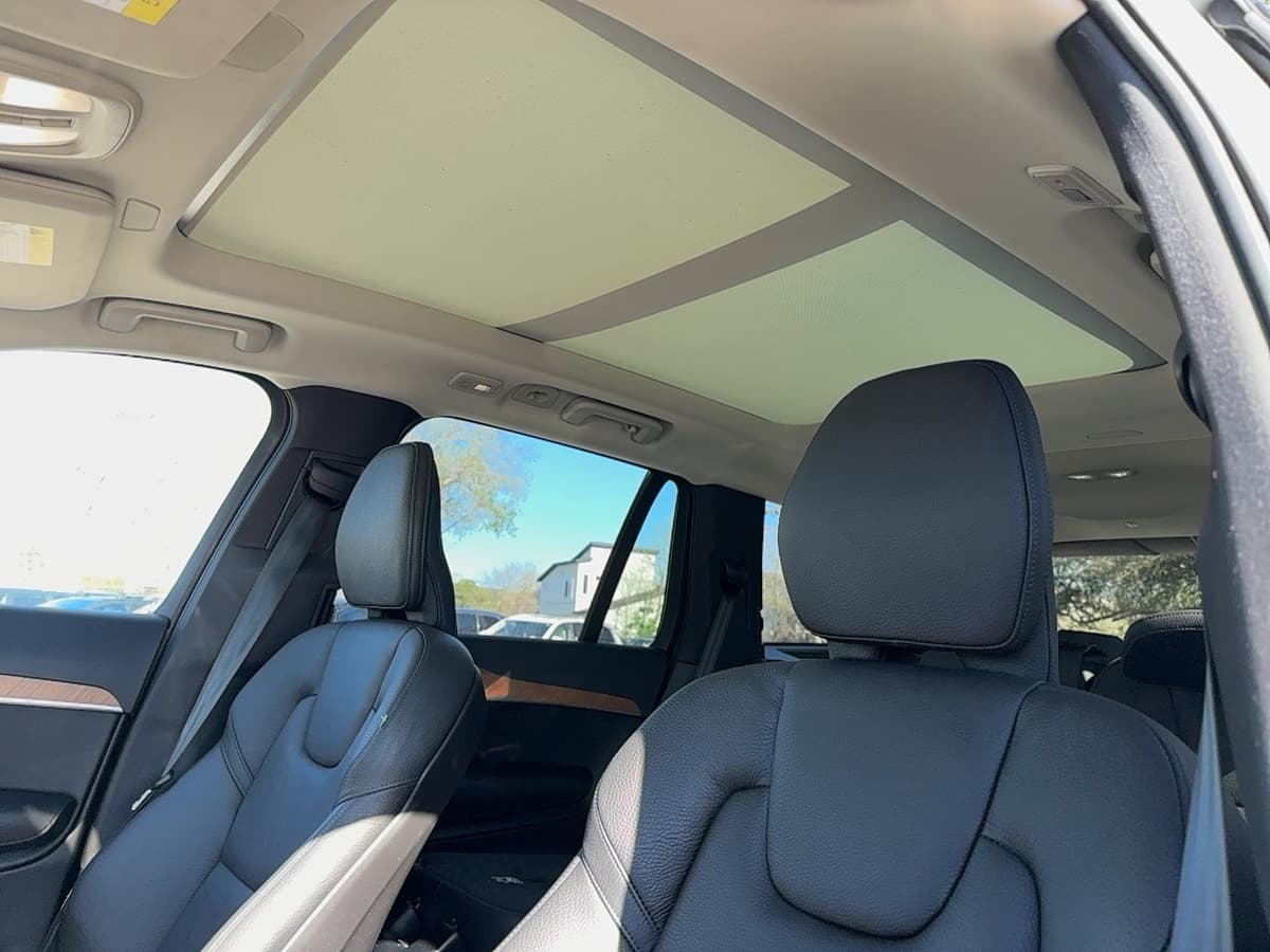 2025 Volvo XC90 - Image 12
