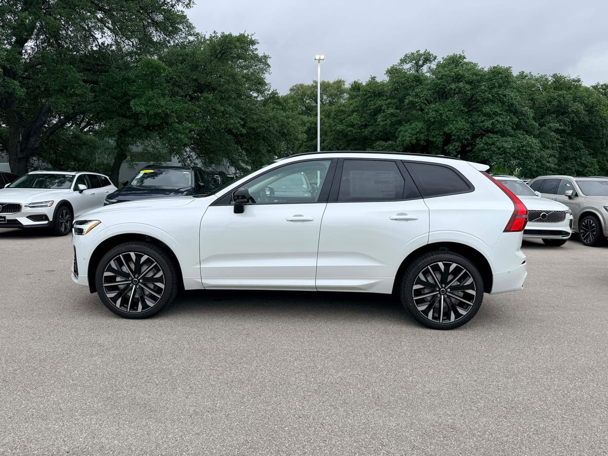 2026 Volvo XC60 - Image 3