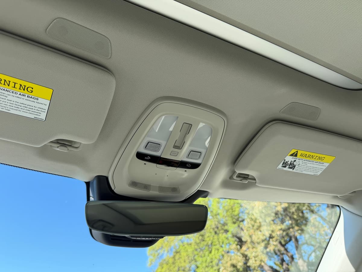 2026 Volvo XC90 - Image 17