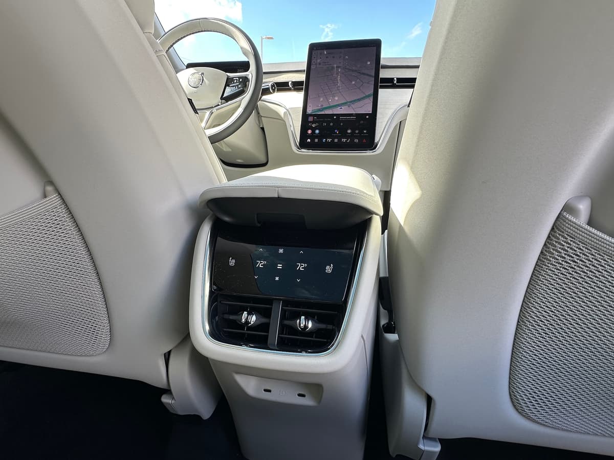 2025 Volvo EX90 - Image 12