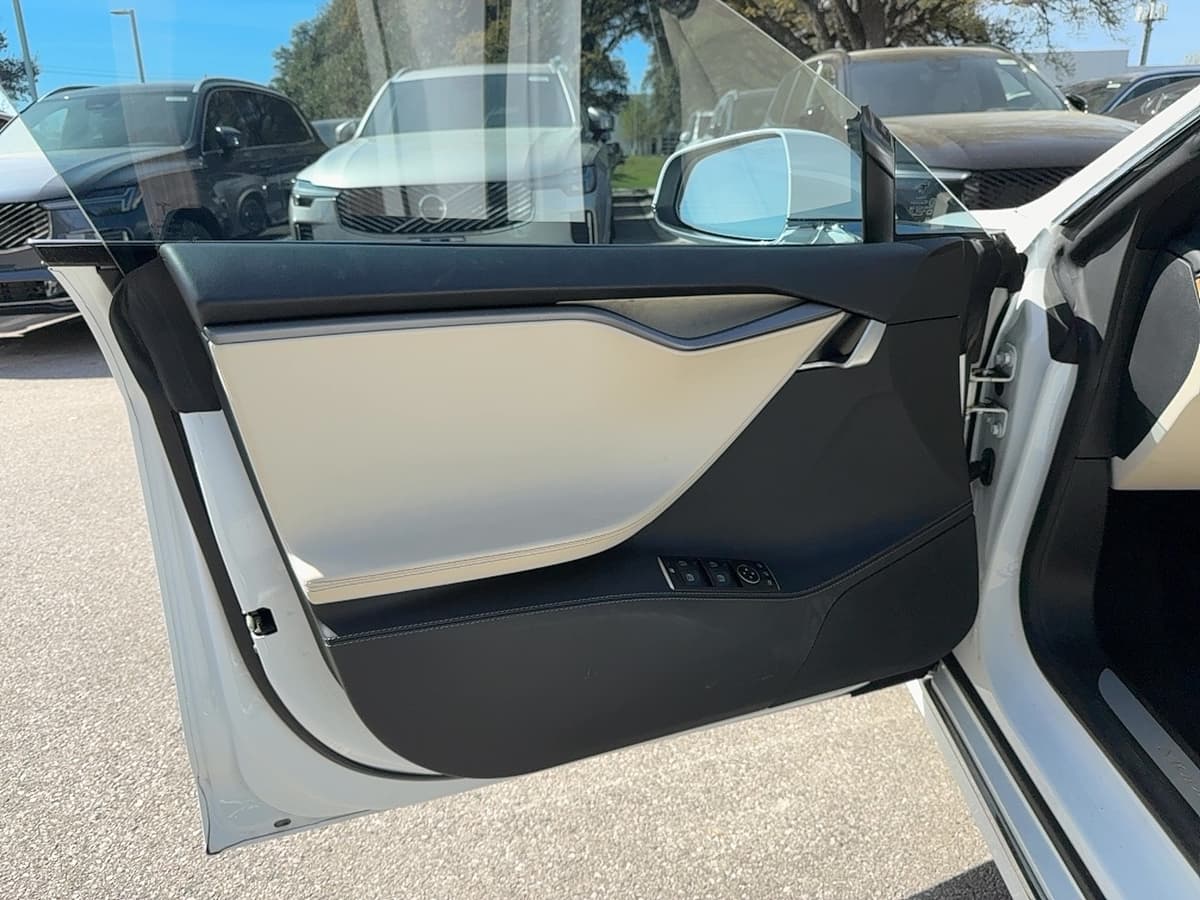 2020 Tesla Model S - Image 10