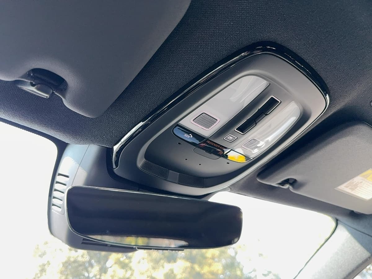 2026 Volvo XC40 - Image 22