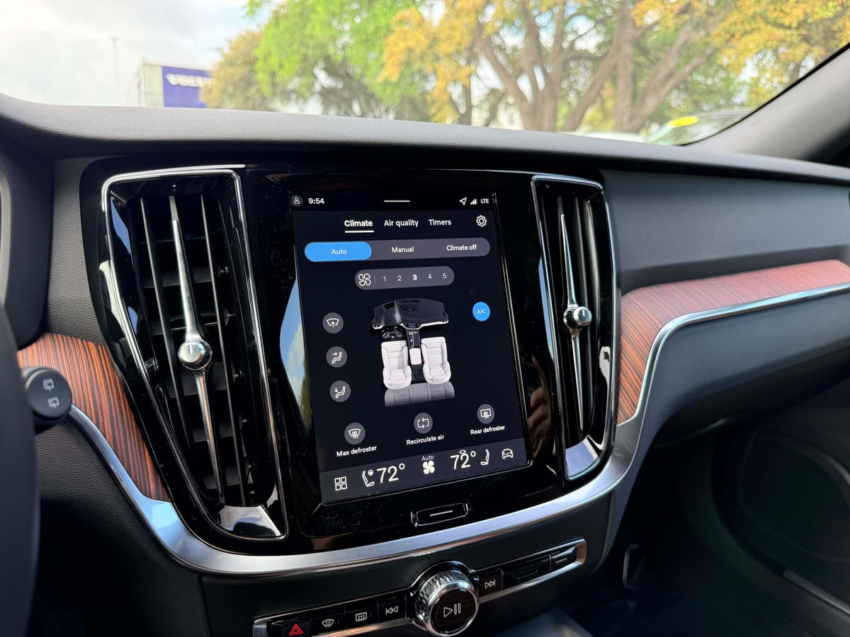 2026 Volvo V60 Cross Country - Image 18