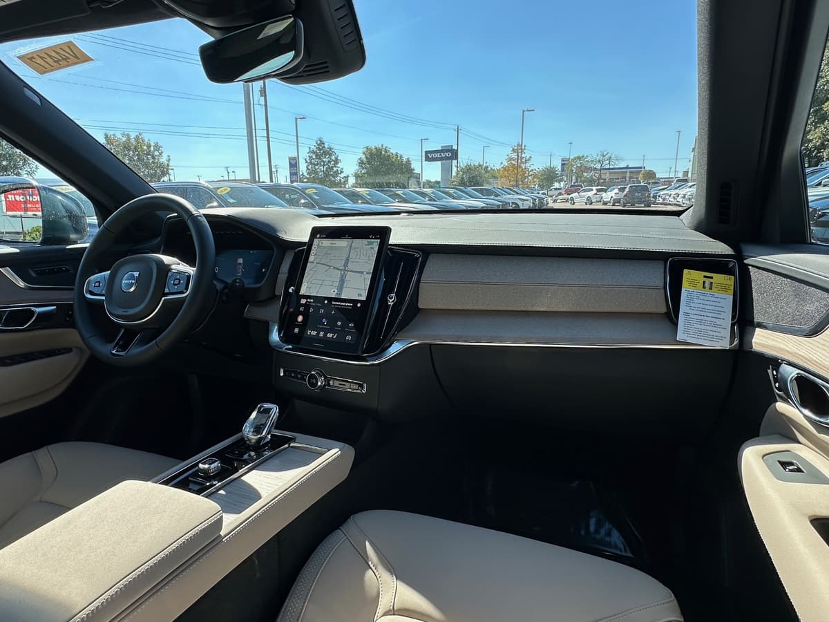 2026 Volvo XC90 - Image 11